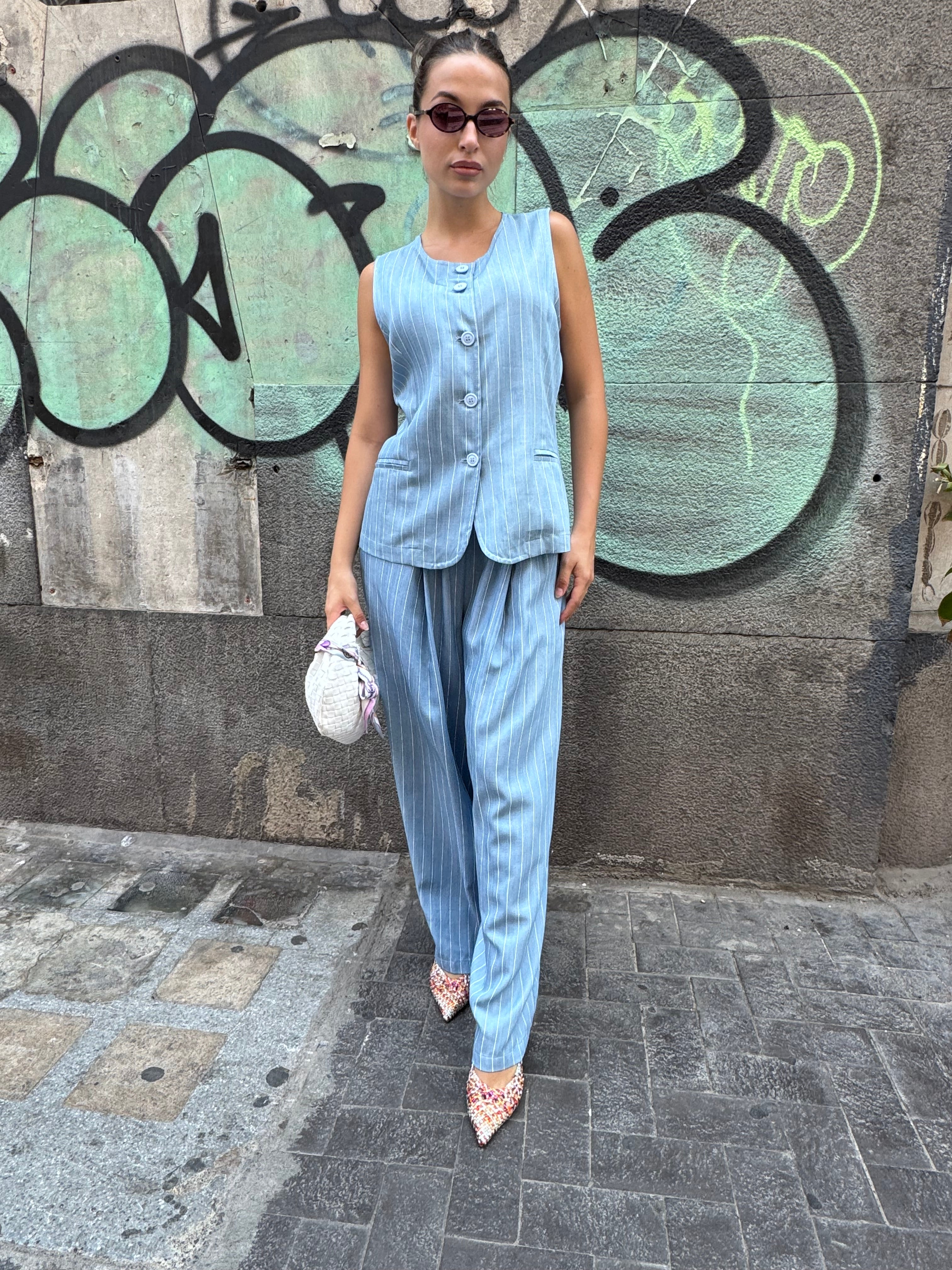 Tailleur smanicato gessato Roma